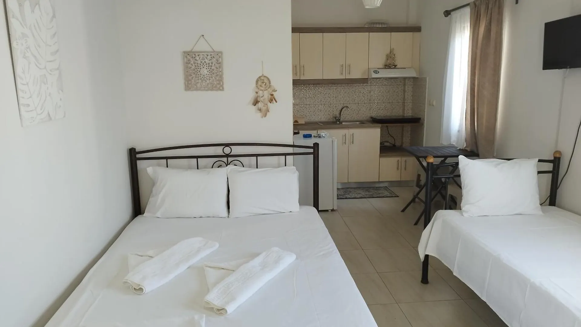 Christa'S Studio Apartment Nikiti